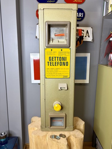 Gettoniera per telefono - gettoniera, a